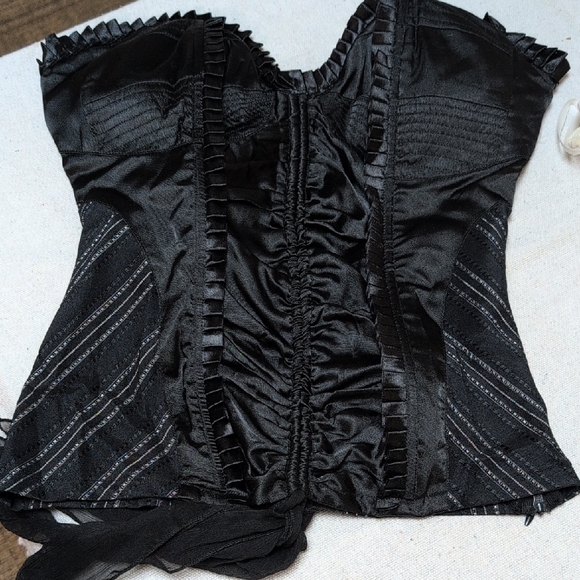Elegant Black Women's Top - Picture 1 of 4